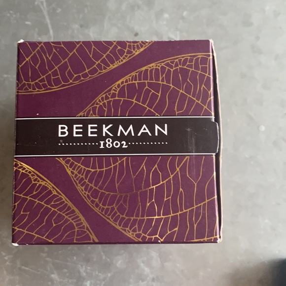 Beekman whipped body cream in fig leaf - Picture 5 of 8